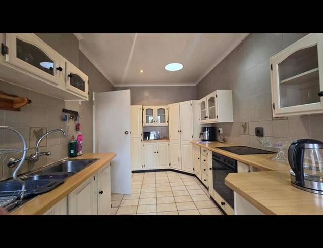 2 BEDROOM TOWNHOUSE FOR SALE IN MORNINGHILL